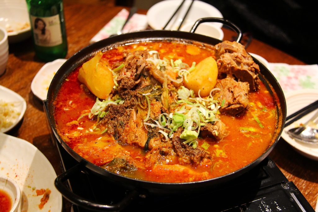 kimchi_jjigae_with_pork_neck