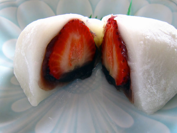 mochi strawberry